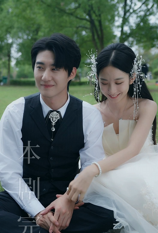Cold-Faced Captain's Sweet Expecting Bride